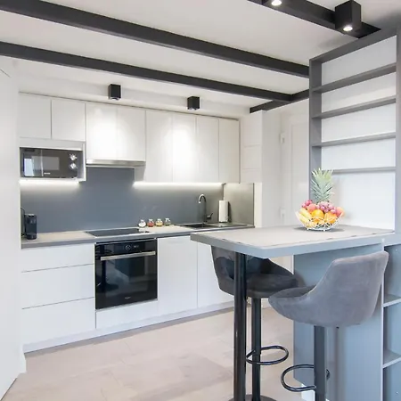 Giove Apartament *