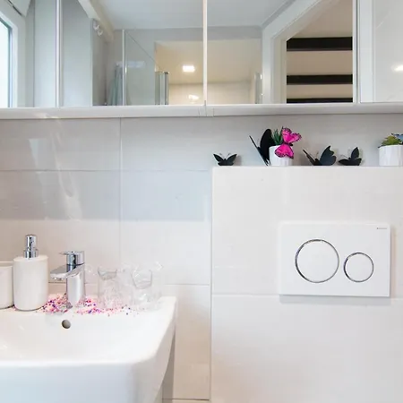 Giove Apartament *