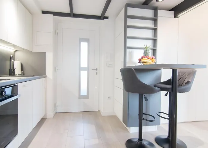 Giove 아파트 풀라